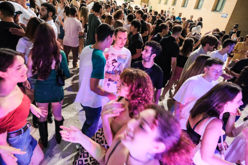Serata nel campus, 𝗧𝗵𝗮𝗻𝗸 𝗚𝗼𝗱 𝗜𝘁'𝘀 𝗙𝗿𝗶𝗱𝗮𝘆 𝟮𝟬𝟮𝟰