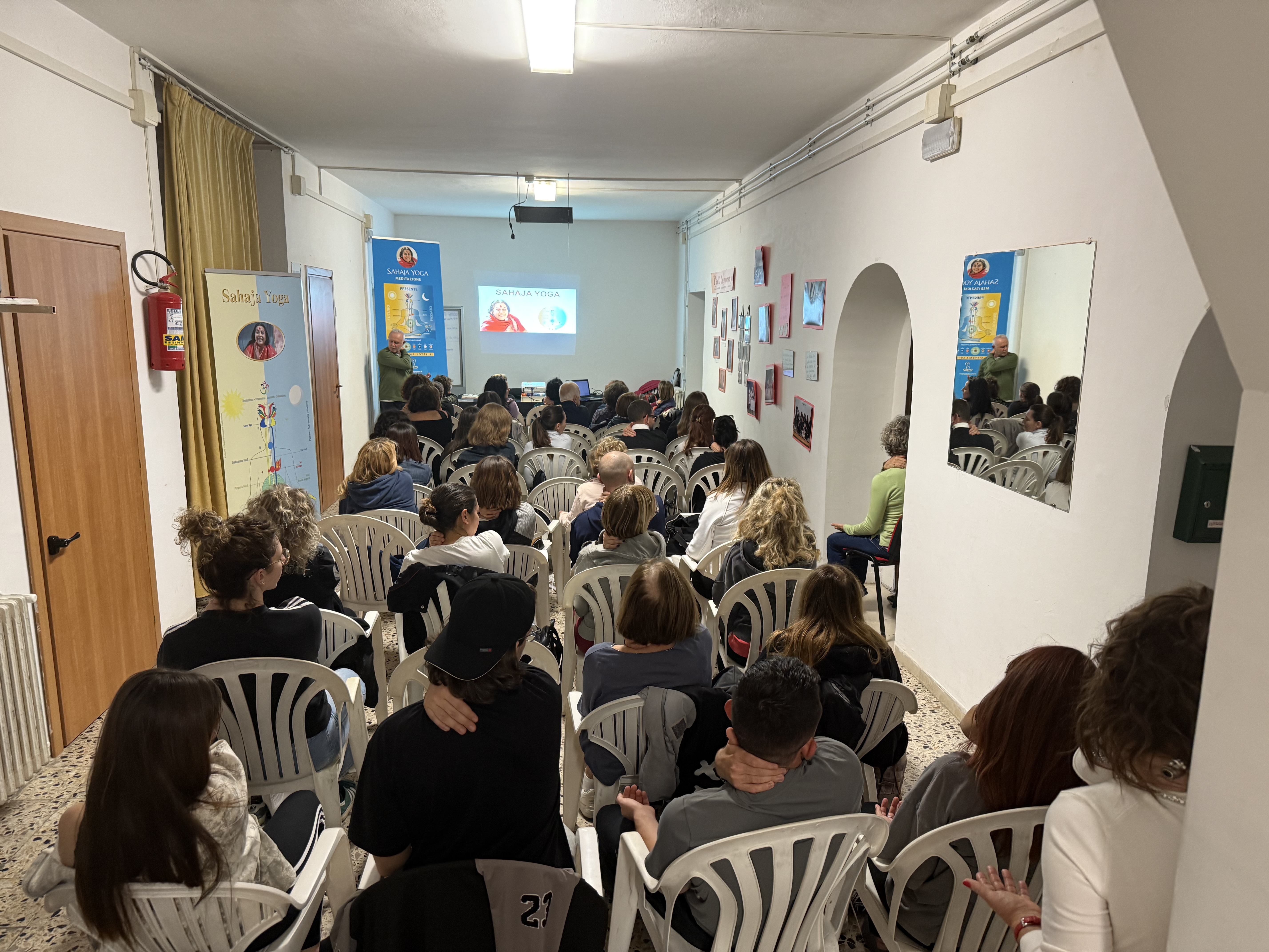 Foto sala erga omnes meditazione