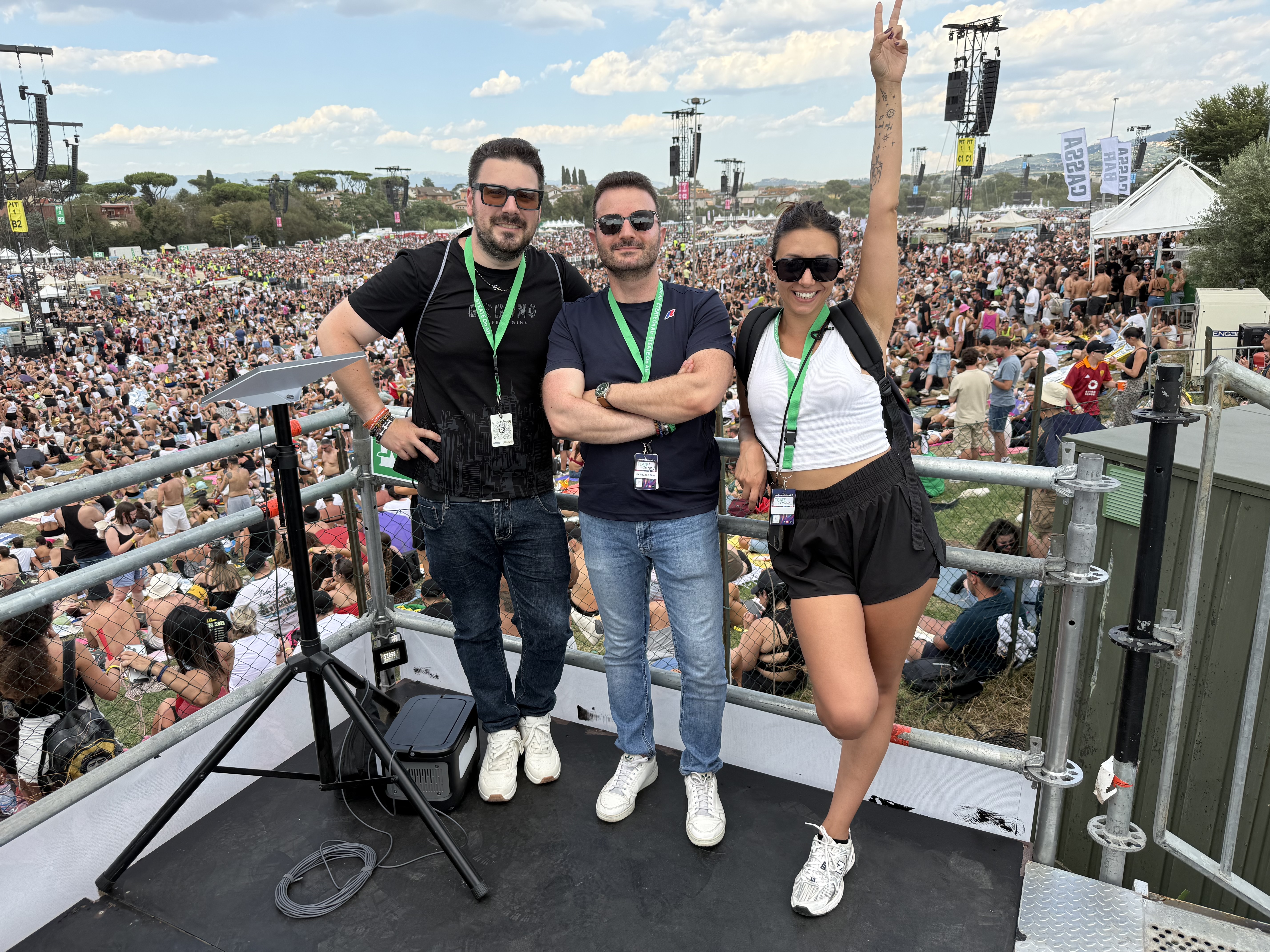 Al centro Pasquale Elia editor di Radio Teate On Air, a destra Martina Vecchio e a sinistra Gianmarco Garofalo