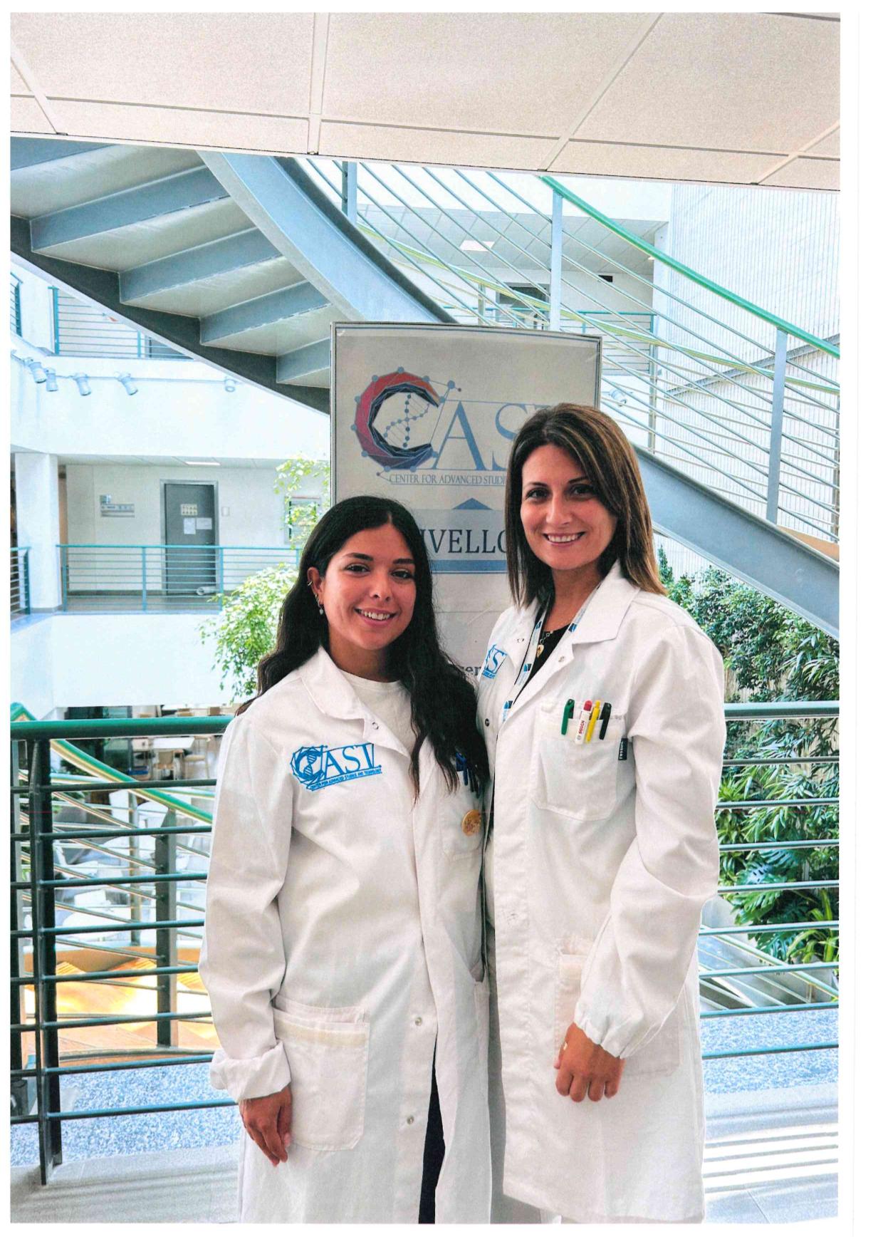 Foto, da sx la Dottoressa Di Marco e la Professoressa Pieragostino