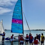 Persone al mare in acqua