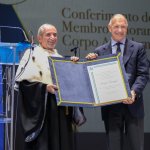 Rettore premiazione Membro onorario corpo accademico