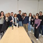 Foto di gruppo nel laboratorio creativo